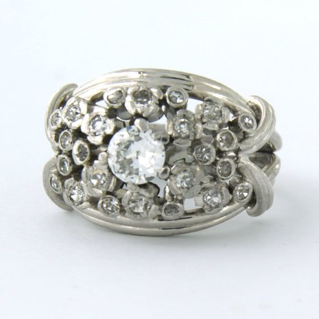 950Pt platina entourage ring bezet met briljant en single cut geslepen diamant tot. 0.64ct