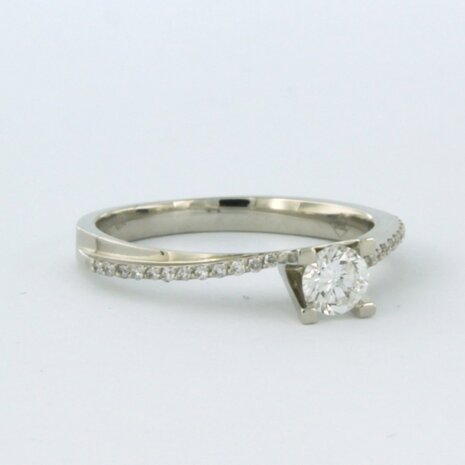 18k wit gouden ring bezet met briljant geslepen diamant tot. 0.38ct