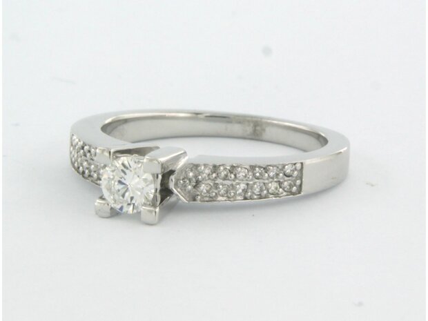 18k wit gouden ring bezet met briljant geslepen diamant tot. 0,40ct