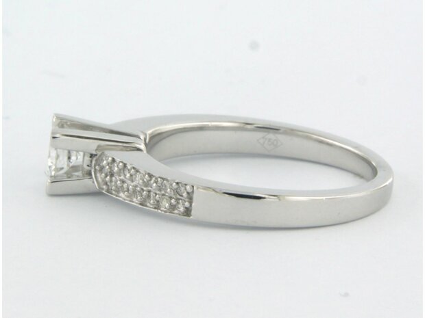 18k wit gouden ring bezet met briljant geslepen diamant tot. 0,40ct