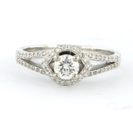 14 kt white gold ring set with brilliant cut diamonds. 0.66ct