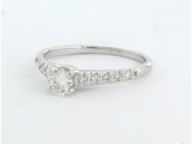 18 kt white gold ring set with brilliant cut diamonds. 0.46ct - rm 17.5(55)