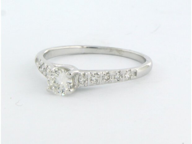 18k wit gouden ring bezet met briljant geslepen diamant tot. 0,46ct - rm 17,5(55)