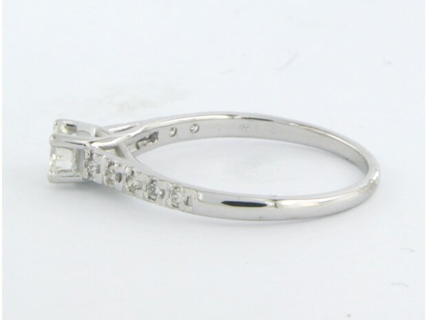 18 kt white gold ring set with brilliant cut diamonds. 0.46ct - rm 17.5(55)