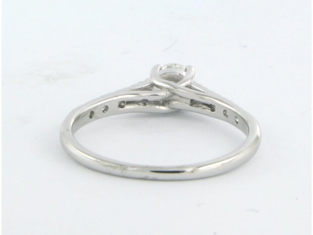 18 kt white gold ring set with brilliant cut diamonds. 0.46ct - rm 17.5(55)