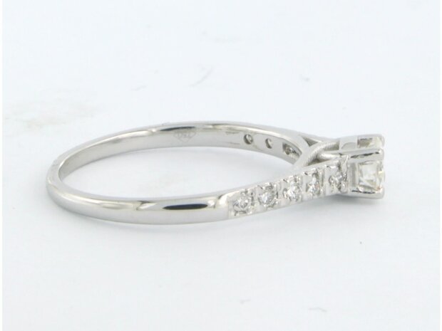 18 kt white gold ring set with brilliant cut diamonds. 0.46ct - rm 17.5(55)