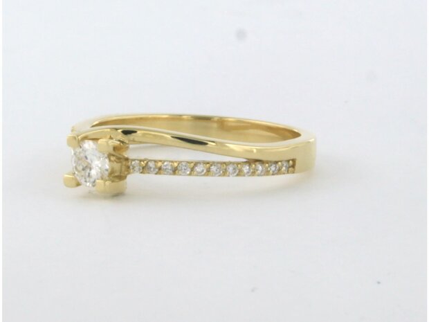 18k geel gouden ring bezet met briljant geslepen diamant tot. 0,30ct - rm 17.5 (55)