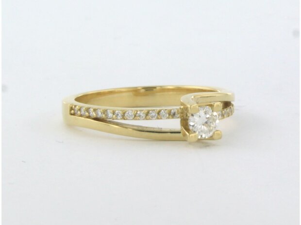 18 kt yellow gold ring set with brilliant cut diamonds. 0.30ct - rm 17.5 (55)