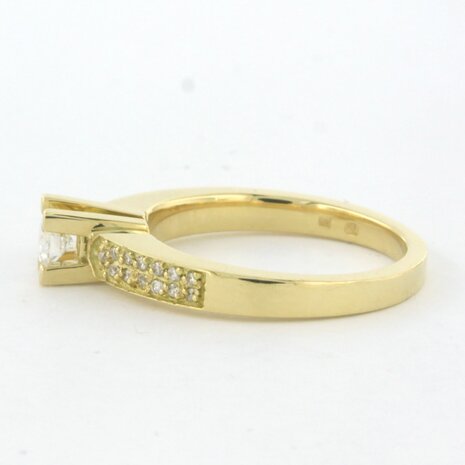18 kt yellow gold ring set with brilliant cut diamonds 0.23 ct and brilliant cut diamonds 0.10 ct