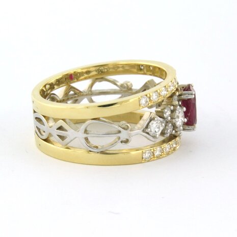 18 kt bicolour gold ring with central ruby and brilliant cut diamond 0.75 ct