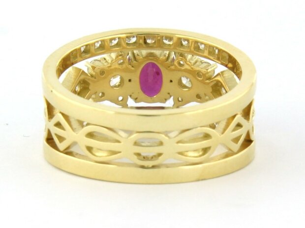 18 kt yellow gold ring with central ruby and brilliant cut diamond 0.80 ct