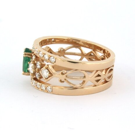 18 kt red gold ring with central emerald and brilliant cut diamond 0.82 ct