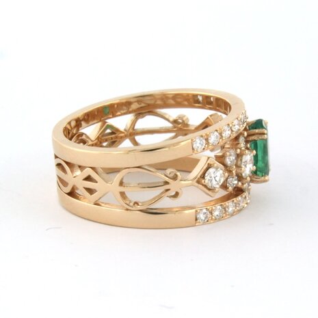 18k rosé goud band ring met centraal smaragd en briljant geslepen diamant 0.82ct