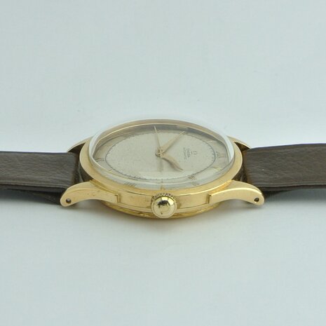 Omega Bumper Automatic Bumper 18k yellow gold case | ref 2421