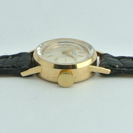 A. Lange & Söhne Vintage 18k yellow gold case ref. 6335