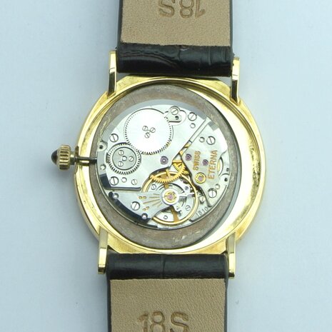 Eterna Ellipse | 18k yellow gold case