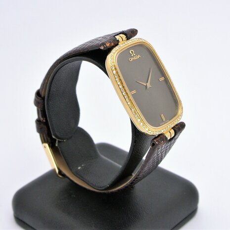 Omega 18k gold case with diamonds ref 1365