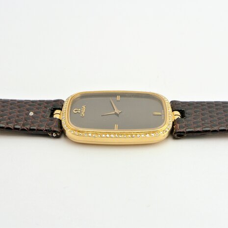 Omega 18k gold case with diamonds ref 1365