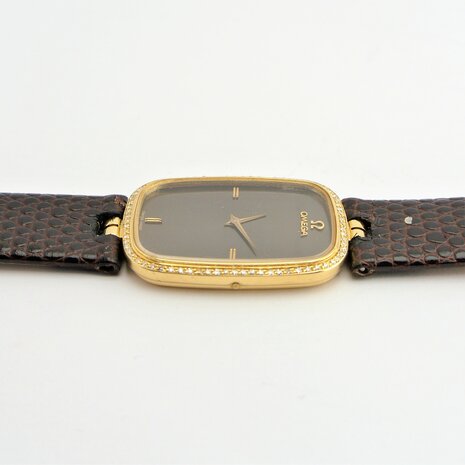 Omega 18k gold case with diamonds ref 1365