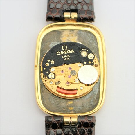 Omega 18k gold case with diamonds ref 1365