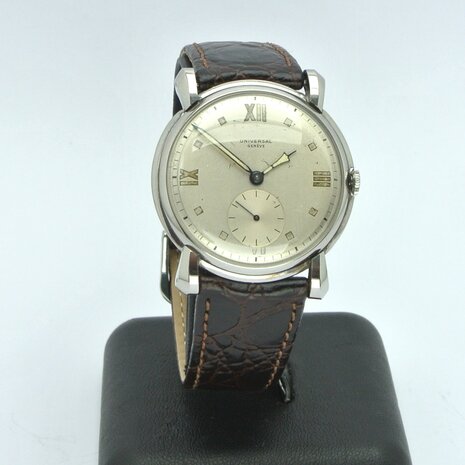 Universal Genève Vintage 1942 | Cal 262