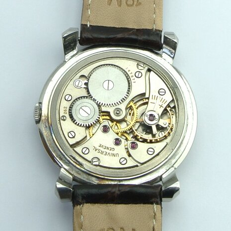 Universal Genève Vintage 1942 | Cal 262