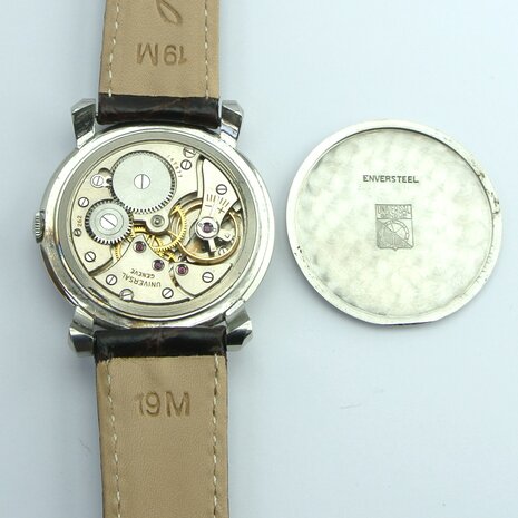 Universal Genève Vintage 1942 | Cal 262