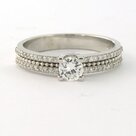 18k-wit-gouden-ring-bezet-met-briljant-geslepen-diamant-tot.-031ct-en-briljant-geslepen-diamanten-0.18-ct