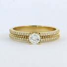 18k-geel-gouden-ring-bezet-met-briljant-geslepen-diamant-0.32-ct-en-briljant-geslepen-diamanten-014-ct