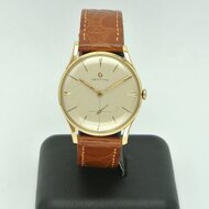 Certina-Vintage-cal-23-20-18k-yellow-gold-case