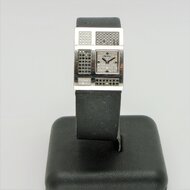 Chanel-H1184-18k-whitegold-with-diamonds
